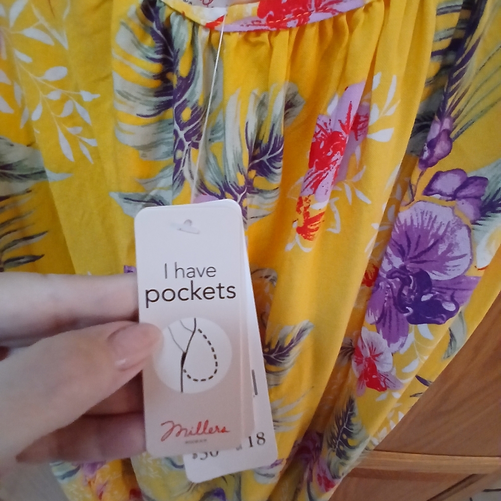 Miller's NWT Size 18 Strappy Floral Yellow Sundress. Gorgeous And Flowy! - Picture 4 of 7